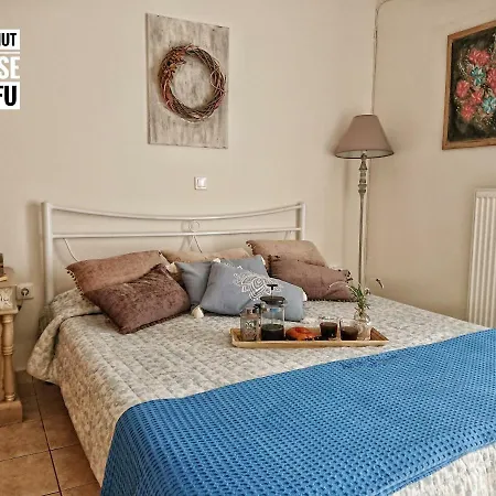 Chestnut House Apartment *